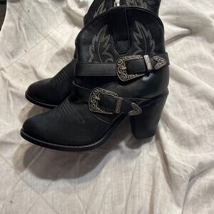 Boots Dingo Black Dog